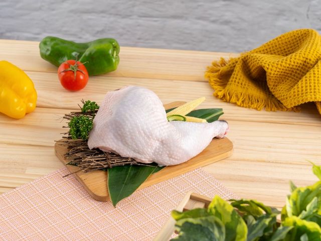 【生鮮土雞雞腿全腿】完全放養土雞｜腿肉鮮嫩彈牙，一吃就懂的真土雞味